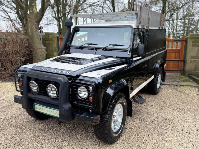 LAND ROVER DEFENDER 110