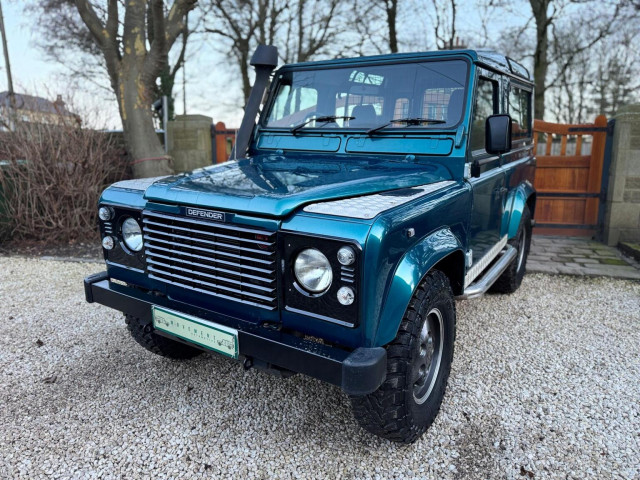 LAND ROVER DEFENDER 90