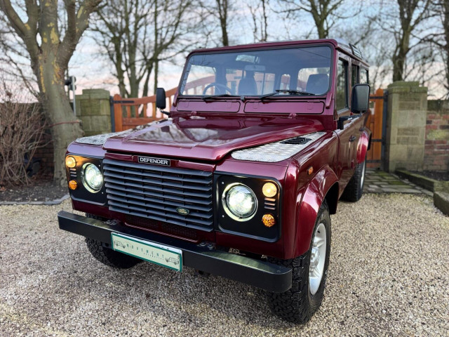 LAND ROVER DEFENDER 110