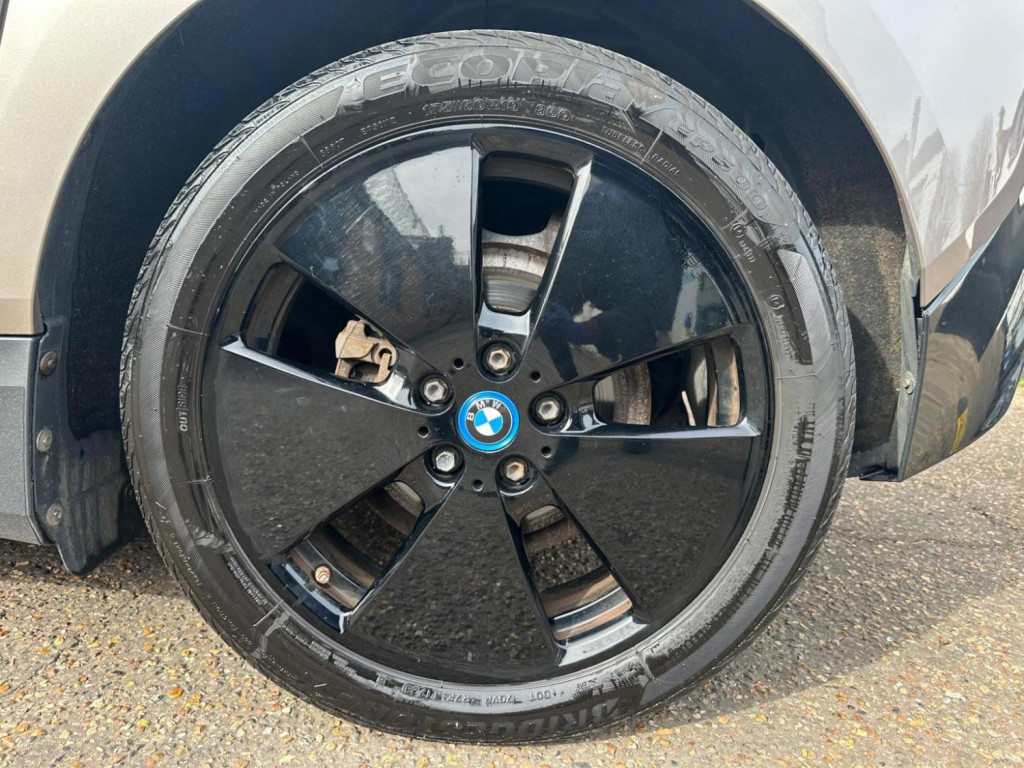 BMW I3