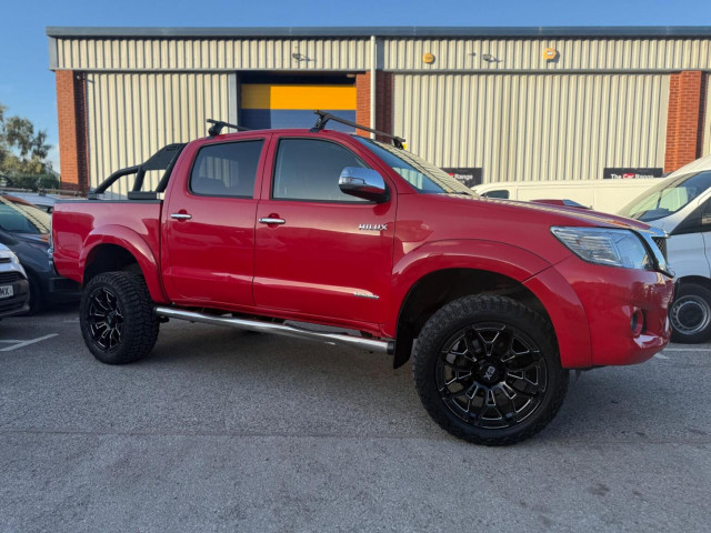 TOYOTA HILUX
