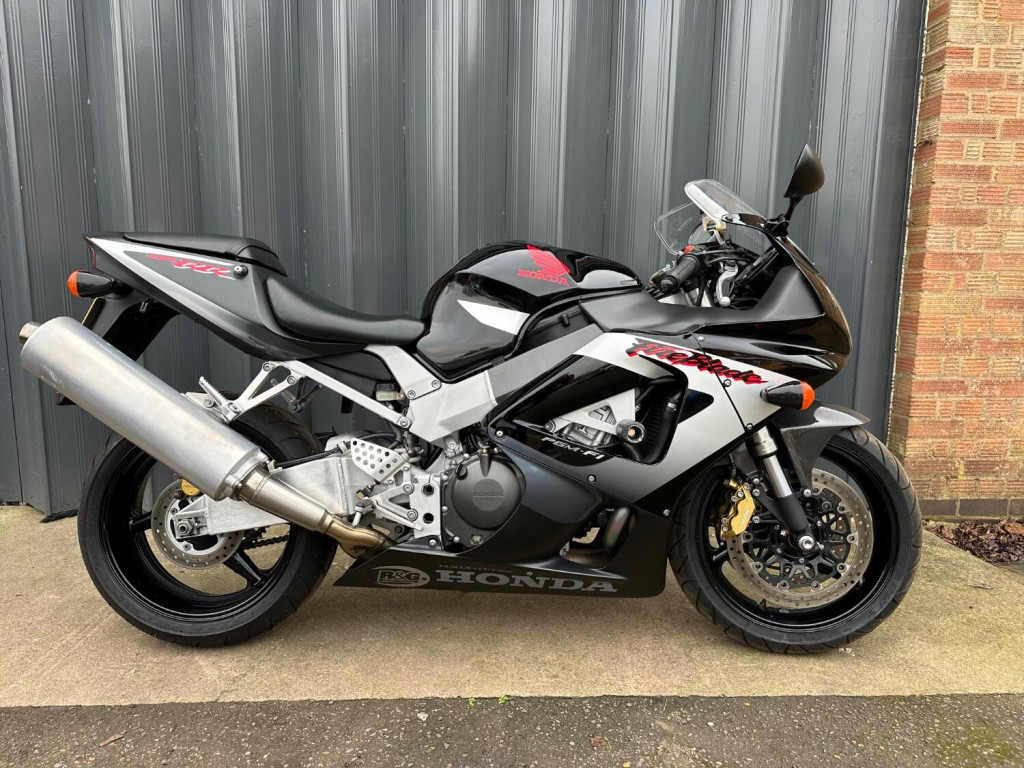 View HONDA CBR900RR Fireblade -