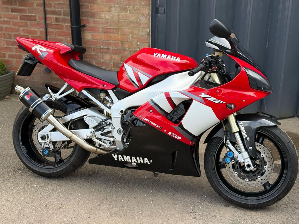View YAMAHA YZF-R1 R1