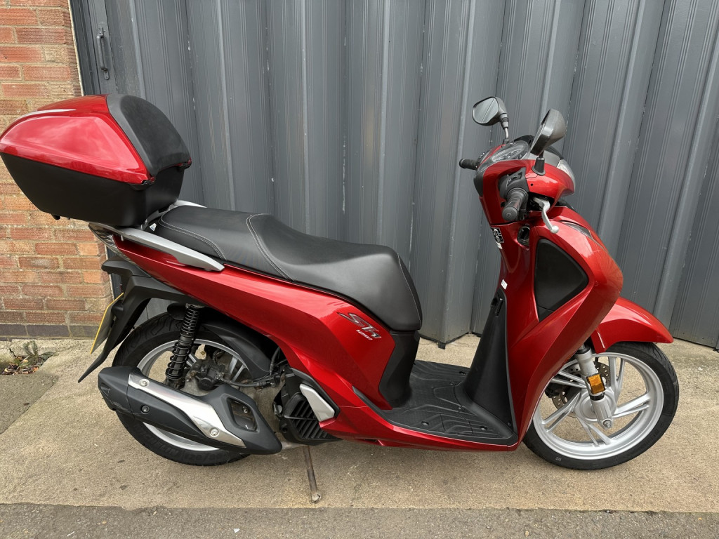 View HONDA SH125 Ad-h