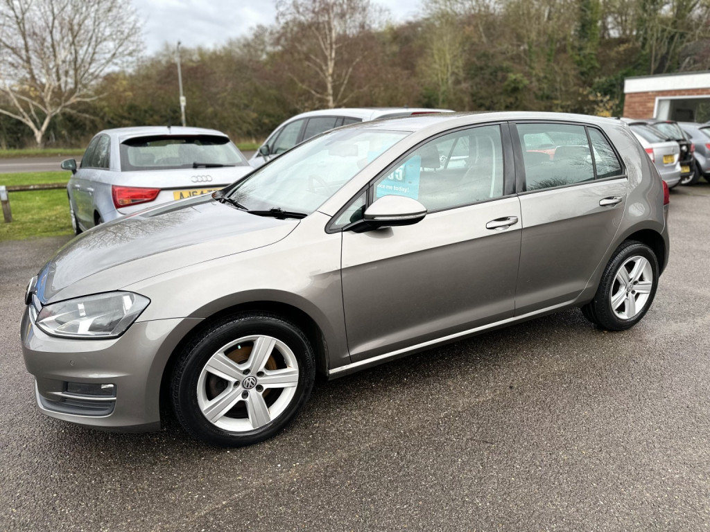 View VOLKSWAGEN GOLF 1.6 TDI BlueMotion Tech Match