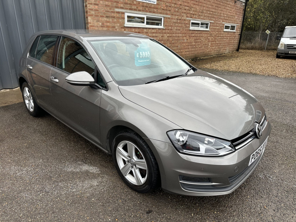 View VOLKSWAGEN GOLF 1.6 TDI BlueMotion Tech Match