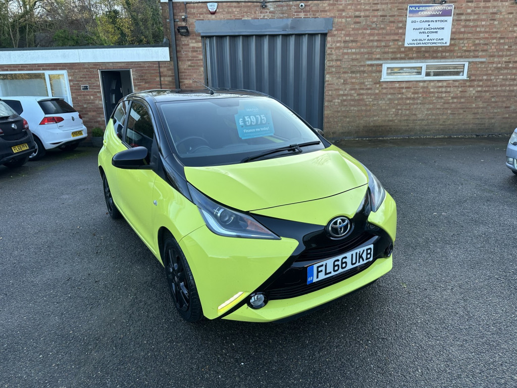 View TOYOTA AYGO 1.0 VVT-i x-cite 3 Yellow Bi-Tone