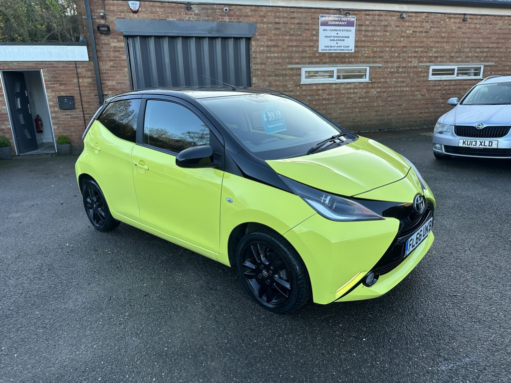 View TOYOTA AYGO 1.0 VVT-i x-cite 3 Yellow Bi-Tone