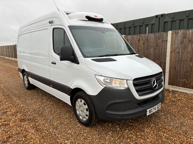 MERCEDES-BENZ SPRINTER