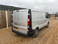 VAUXHALL VIVARO