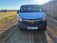 VAUXHALL VIVARO