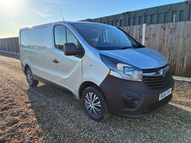 VAUXHALL VIVARO