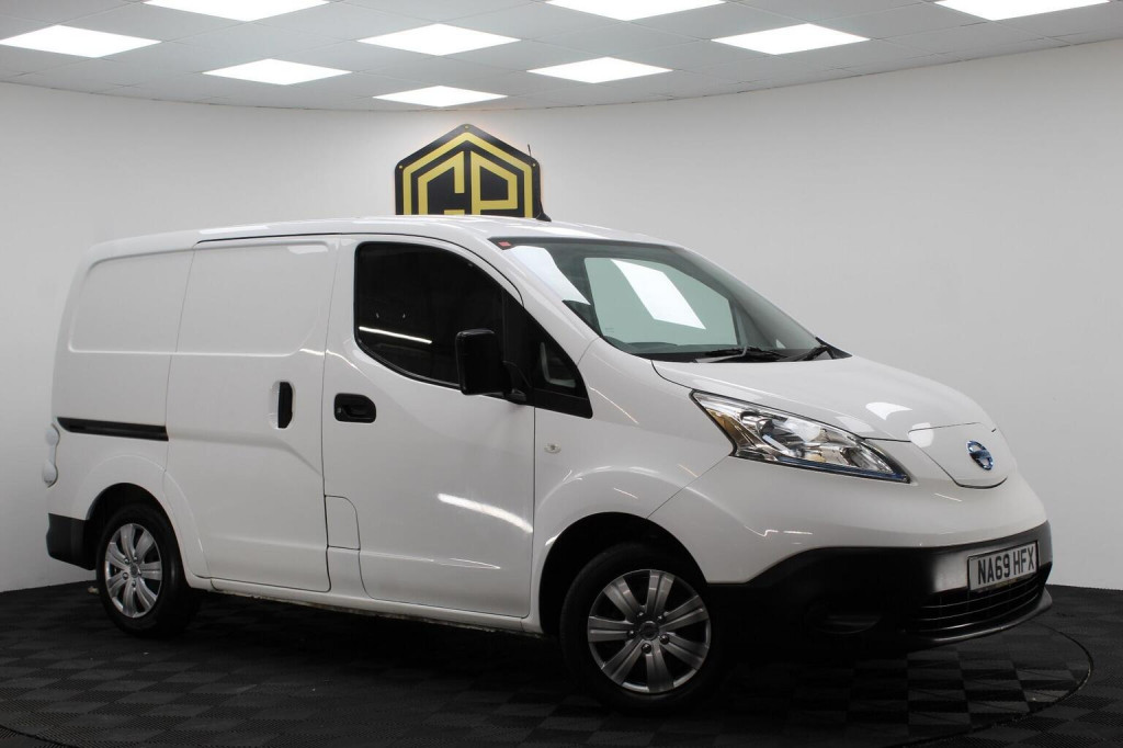 NISSAN E-NV200