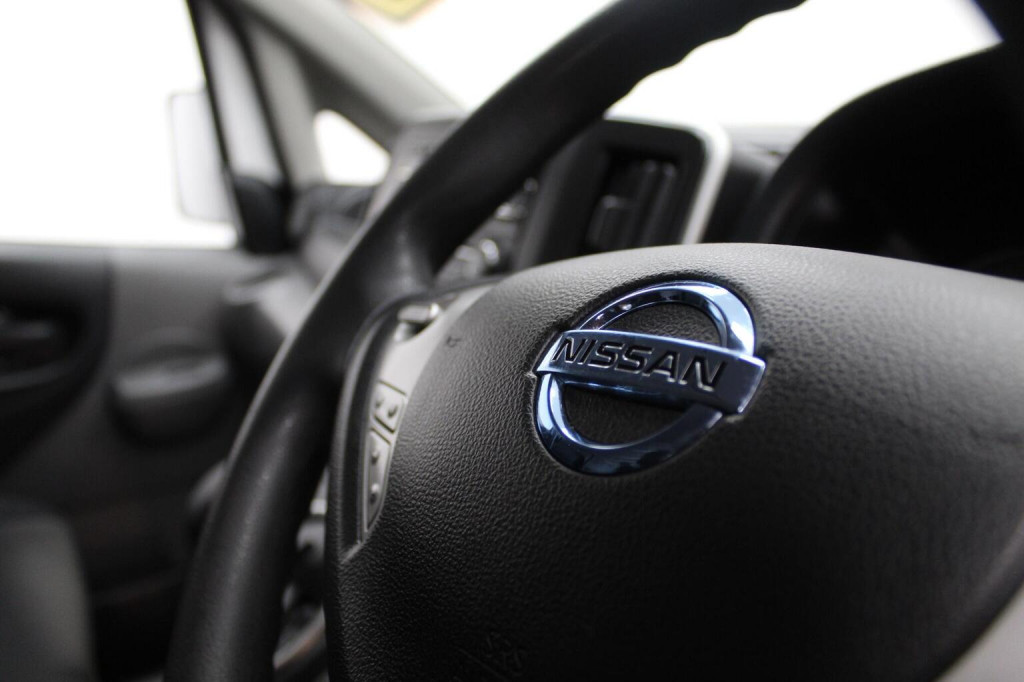 NISSAN E-NV200