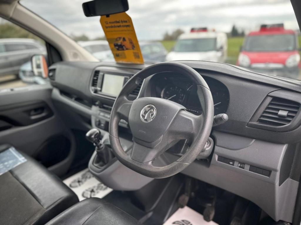 VAUXHALL VIVARO
