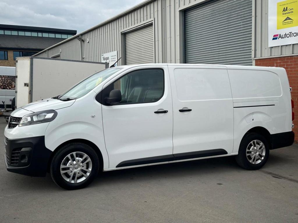 VAUXHALL VIVARO