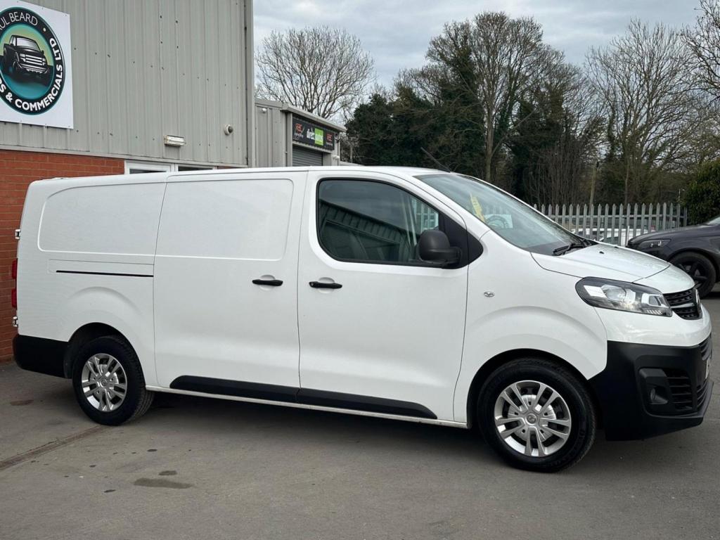 VAUXHALL VIVARO