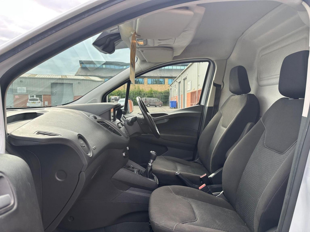 FORD TRANSIT COURIER