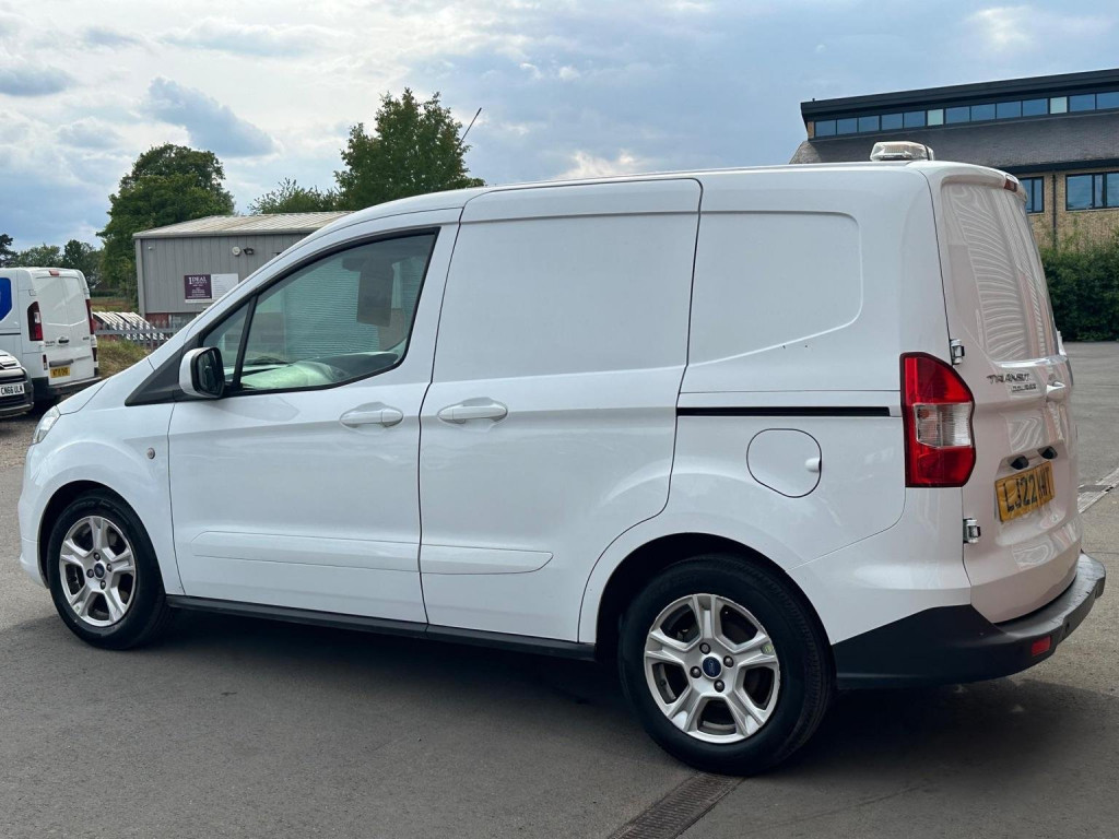 FORD TRANSIT COURIER