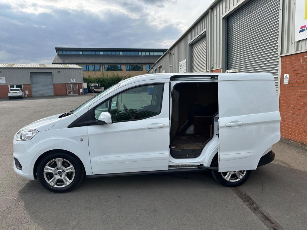 FORD TRANSIT COURIER