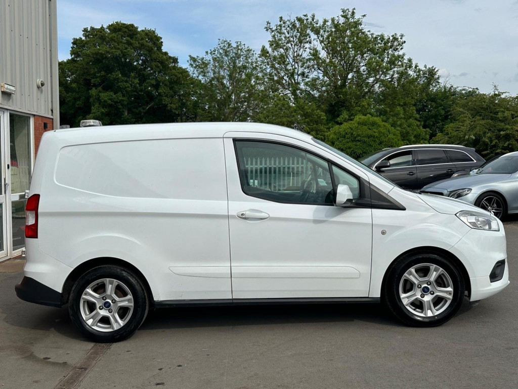 FORD TRANSIT COURIER