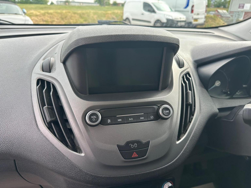 FORD TRANSIT COURIER