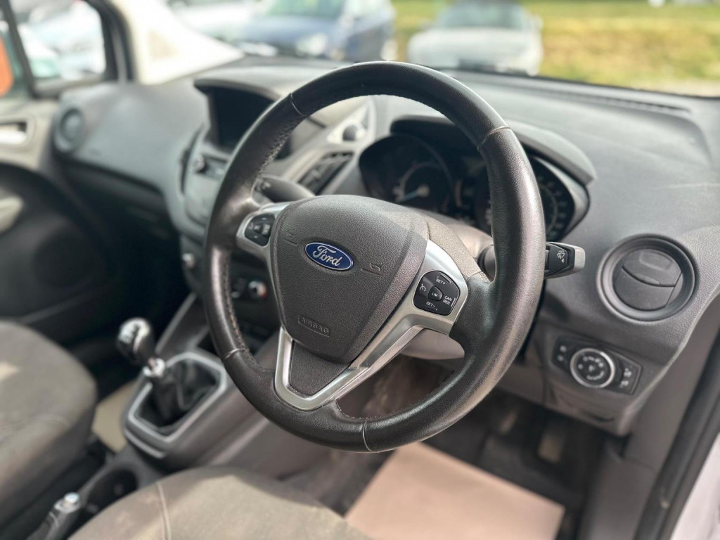 FORD TRANSIT COURIER