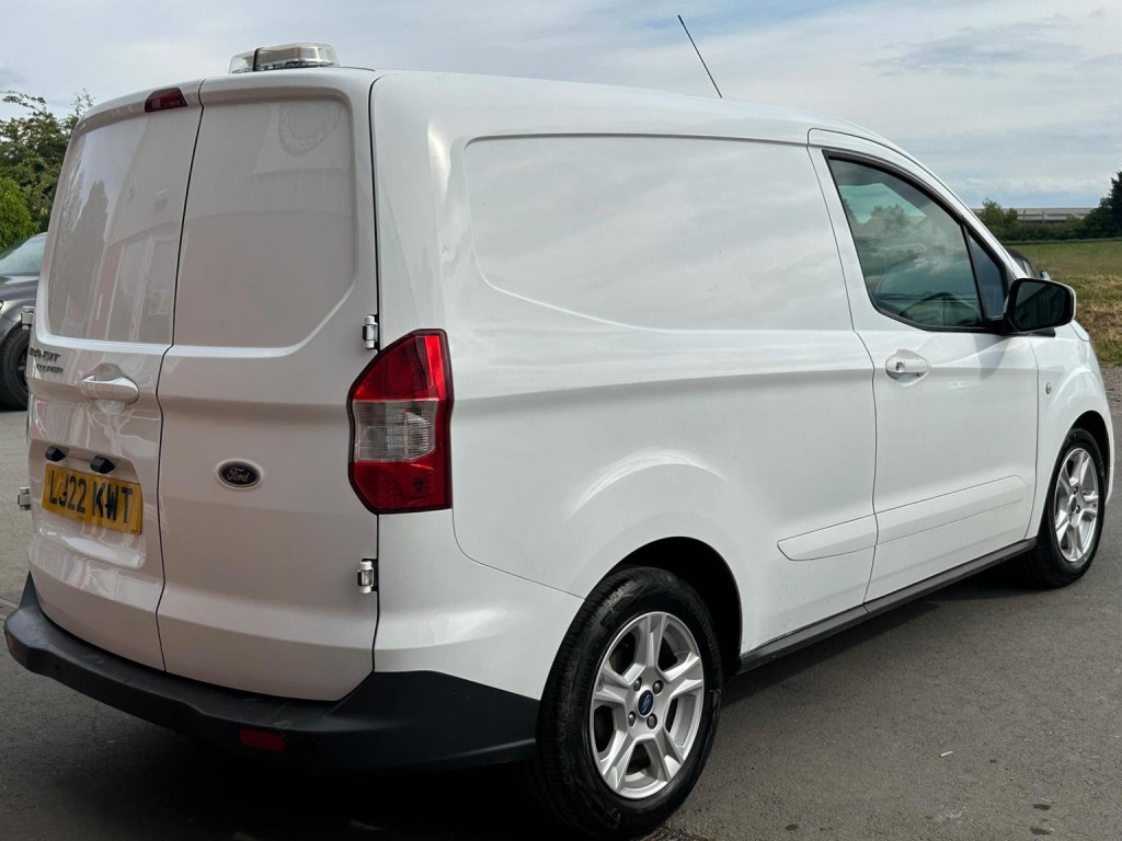FORD TRANSIT COURIER