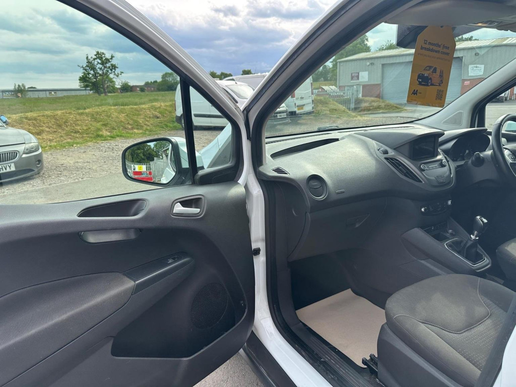 FORD TRANSIT COURIER