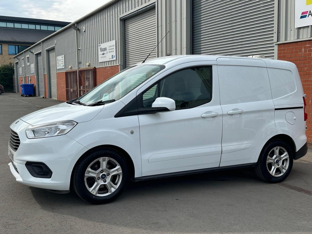 FORD TRANSIT COURIER