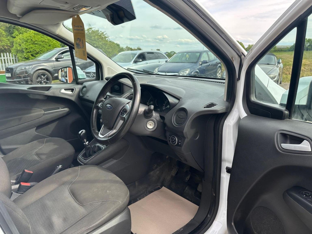 FORD TRANSIT COURIER