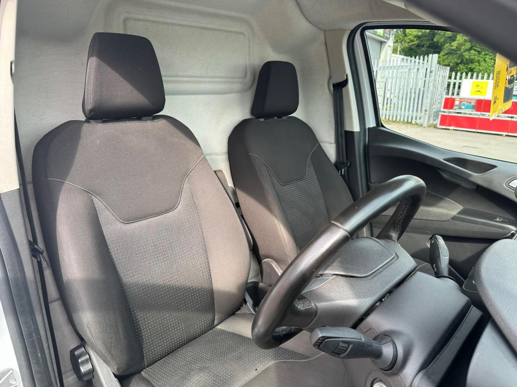 FORD TRANSIT COURIER