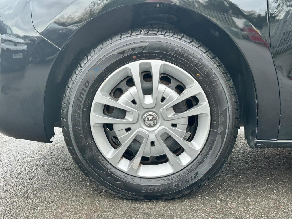 VAUXHALL VIVARO