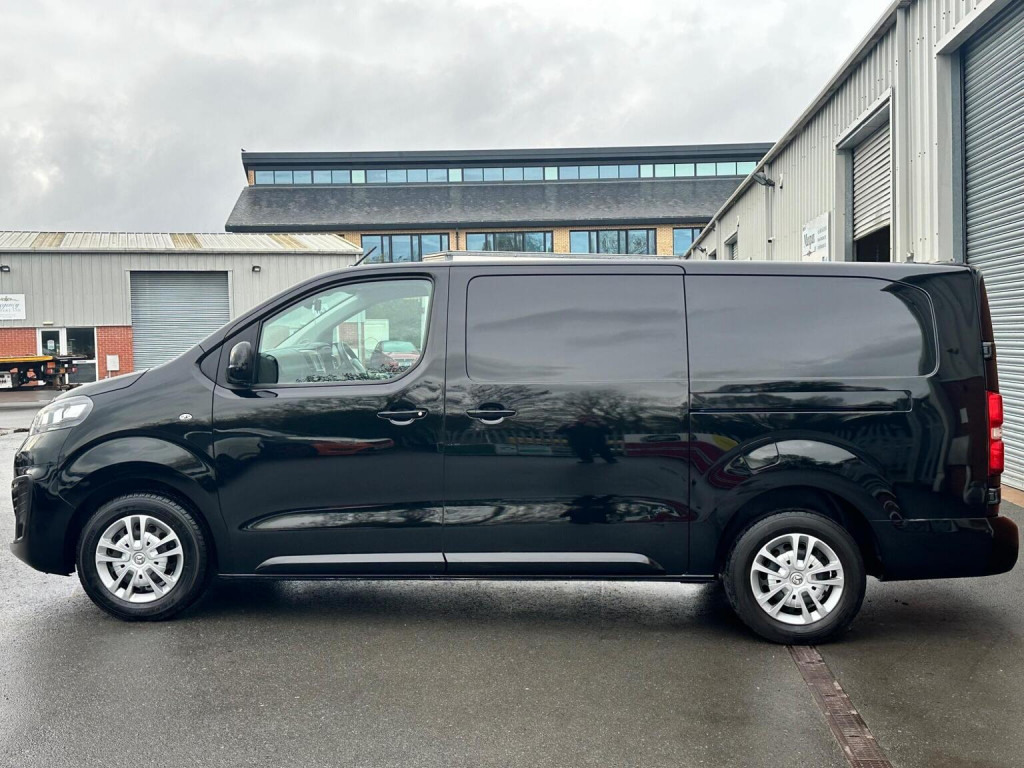 VAUXHALL VIVARO