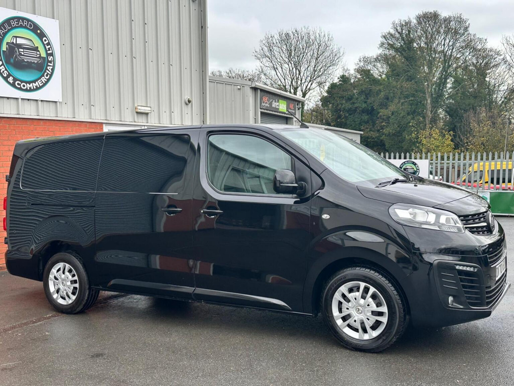 VAUXHALL VIVARO
