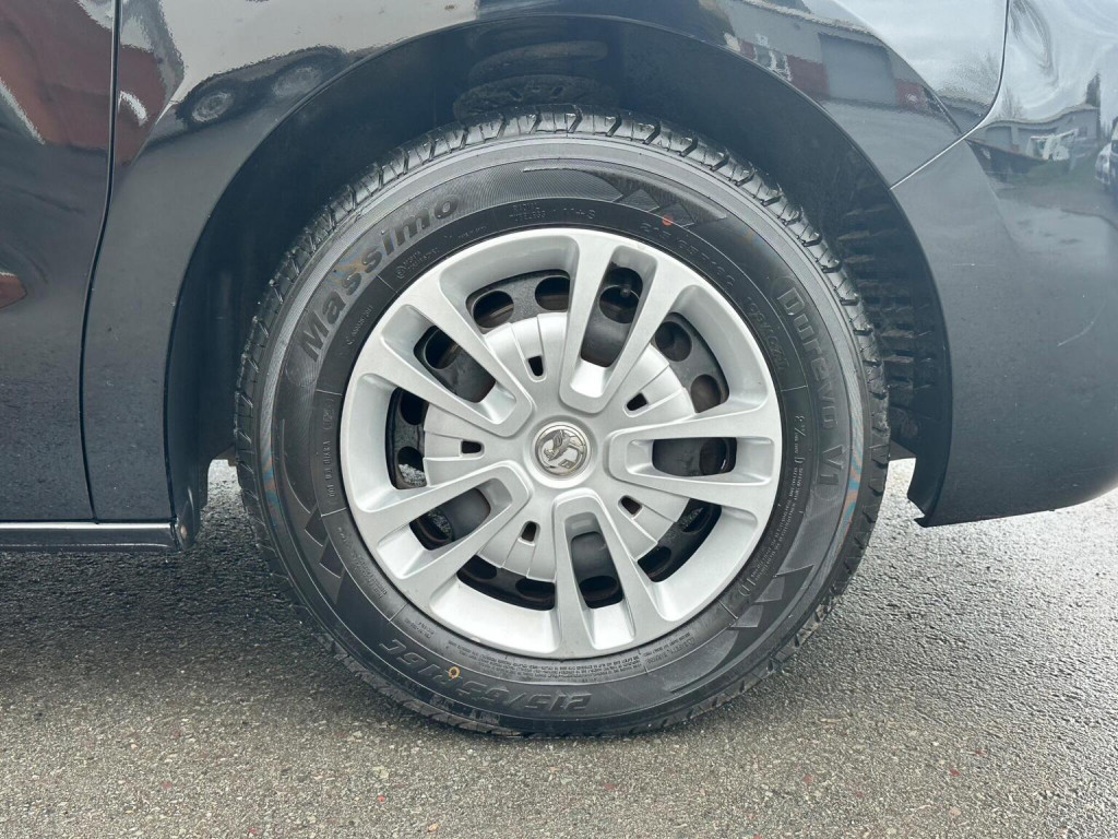 VAUXHALL VIVARO