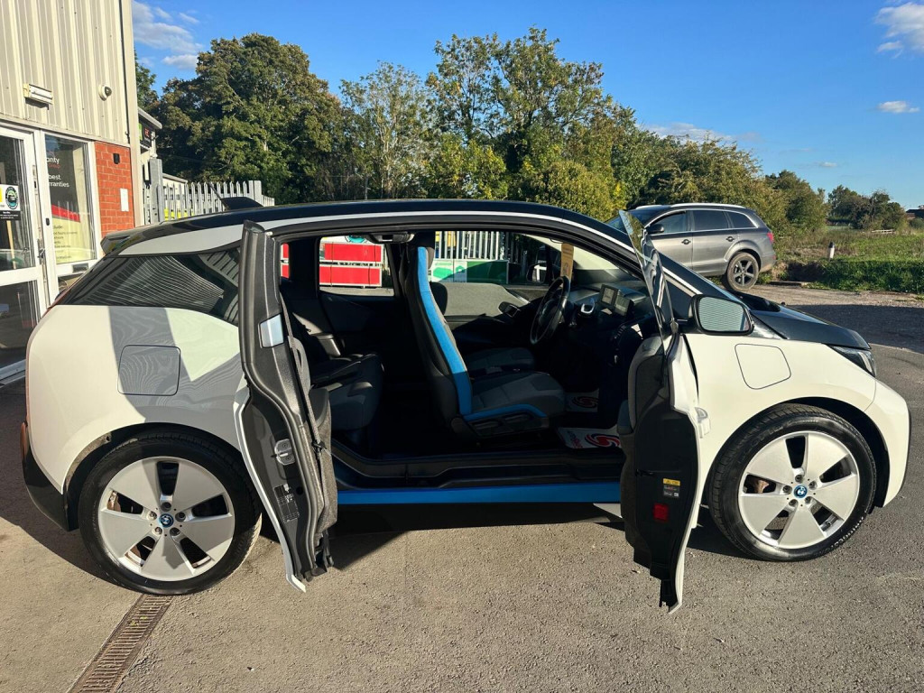 BMW I3