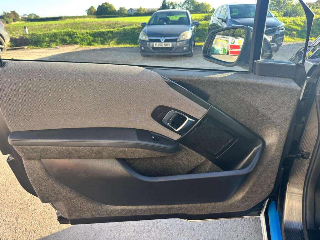 BMW I3
