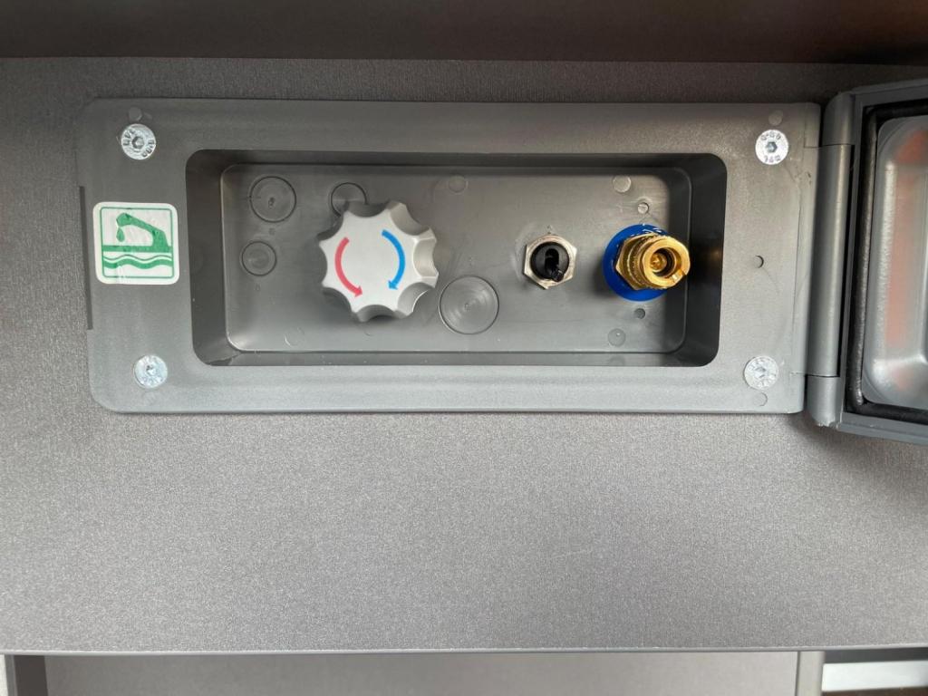 VOLKSWAGEN CALIFORNIA