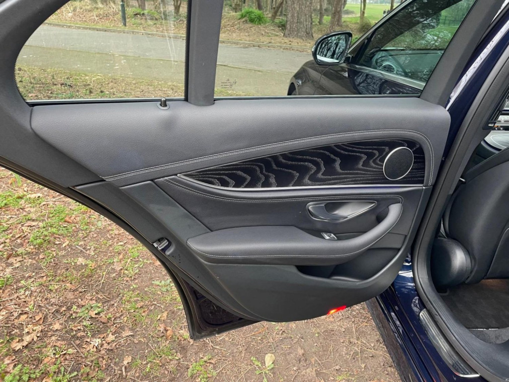 MERCEDES-BENZ E CLASS