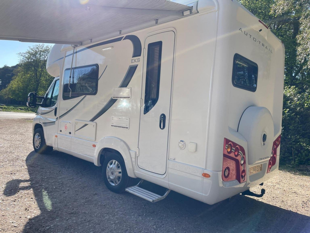 AUTO-TRAIL TRACKER EKS