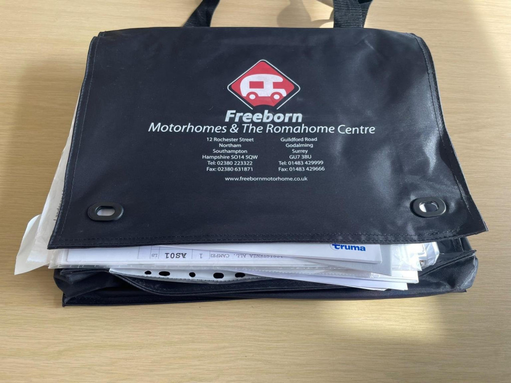 AUTO-TRAIL TRACKER EKS