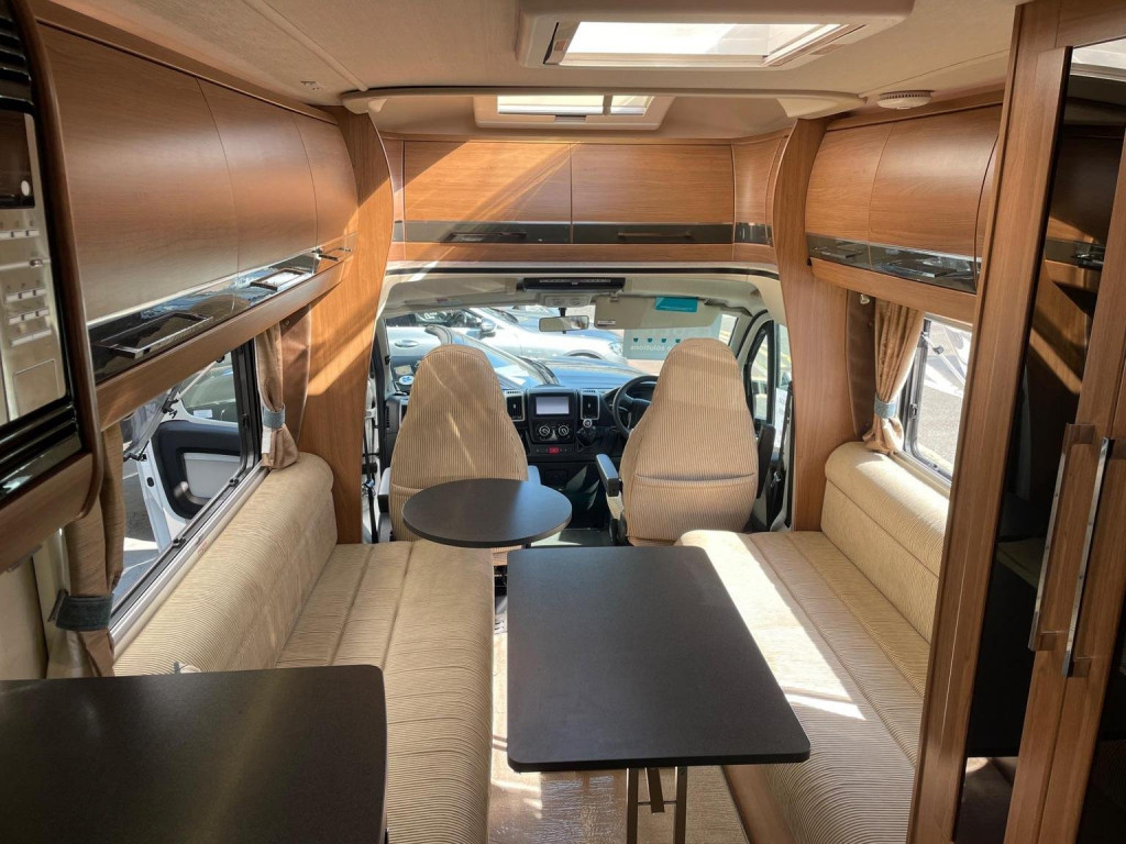 AUTO-TRAIL TRACKER EKS