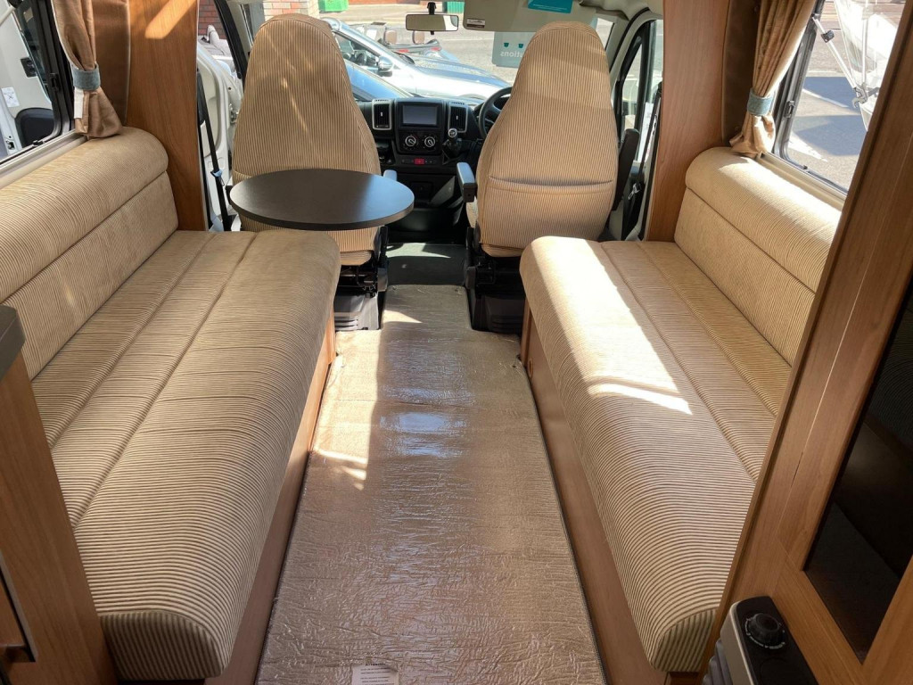 AUTO-TRAIL TRACKER EKS