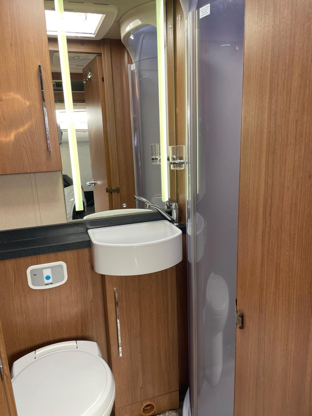 AUTO-TRAIL TRACKER EKS