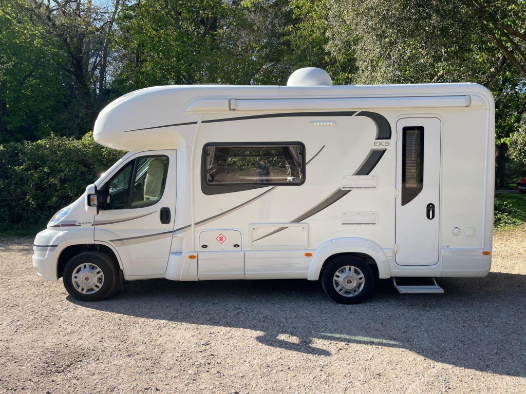 AUTO-TRAIL TRACKER EKS