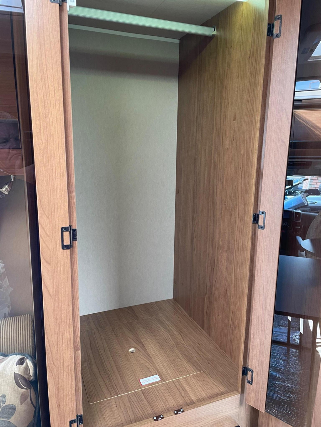 AUTO-TRAIL TRACKER EKS