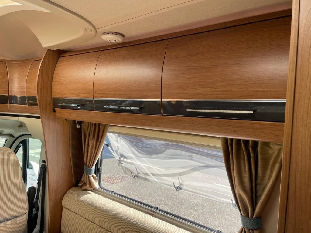 AUTO-TRAIL TRACKER EKS