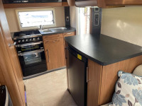 AUTO-TRAIL TRACKER EKS