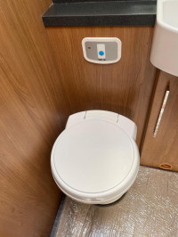 AUTO-TRAIL TRACKER EKS